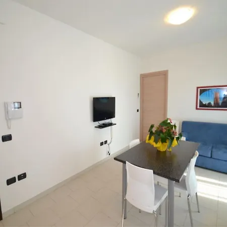 Appartement Modern By The *