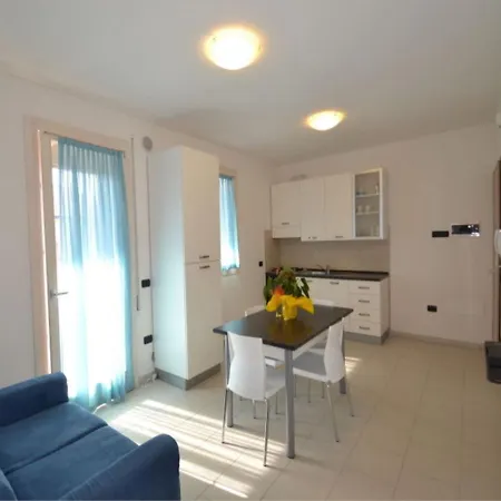 Modern For 5 Guests In Apartment